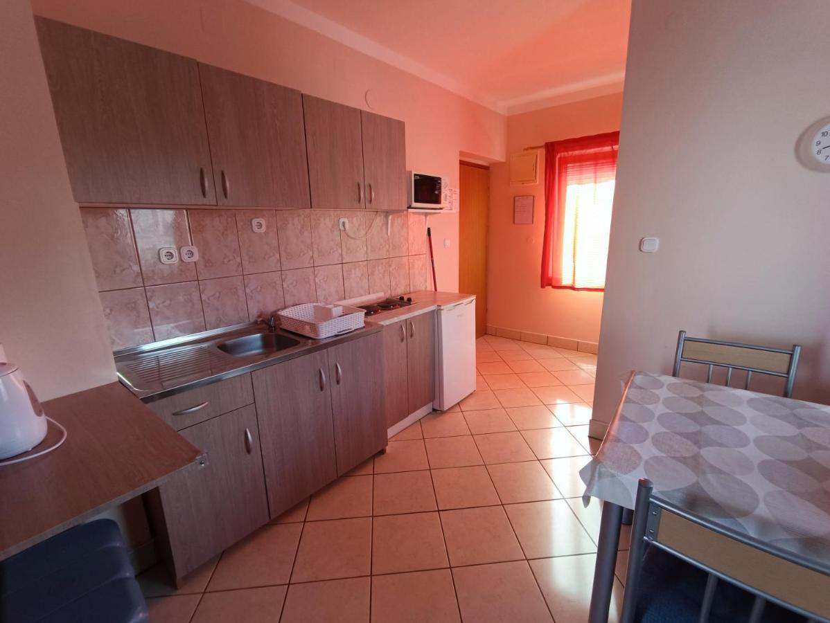 Studio Apartmani Zoric Šilo Exteriör bild