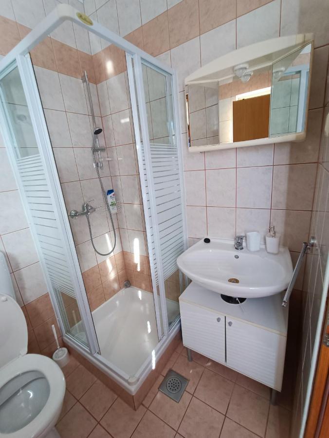 Studio Apartmani Zoric Šilo Exteriör bild