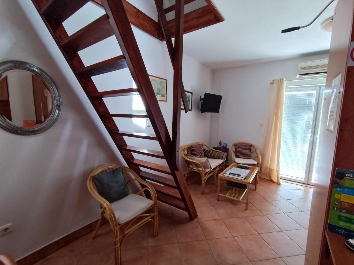 Studio Apartmani Zoric Šilo Exteriör bild