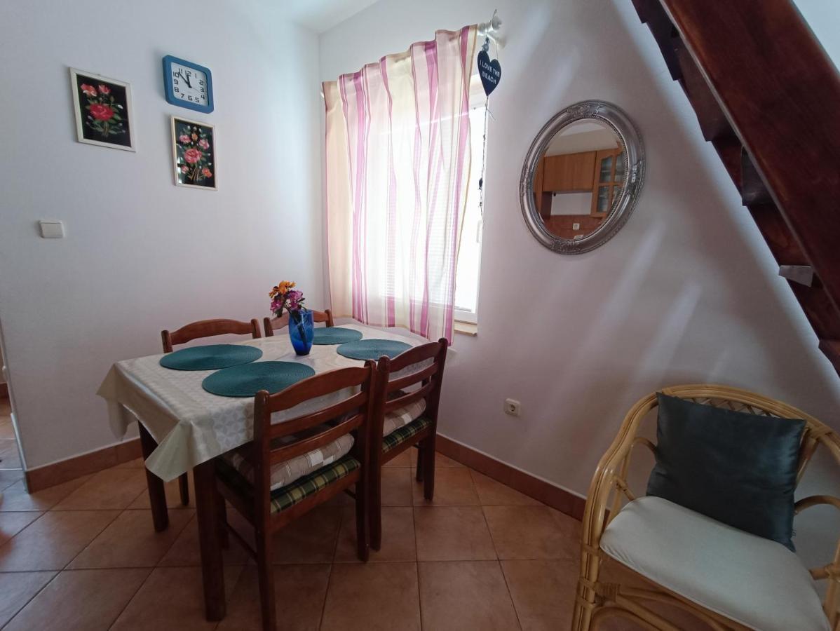 Studio Apartmani Zoric Šilo Exteriör bild